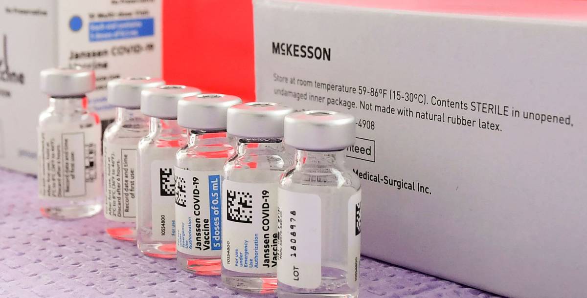 Viales de la vacuna de Janssen, la filial farmacéutica de Johnson & Johnson.