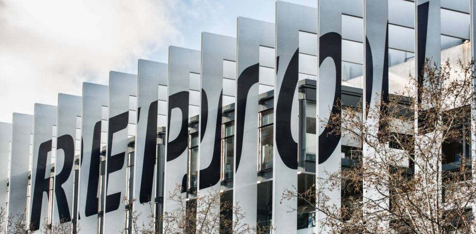 La CNMC multa a Repsol con 850.000 euros por incumplir dos de los compromisos para comprar Petrocat
