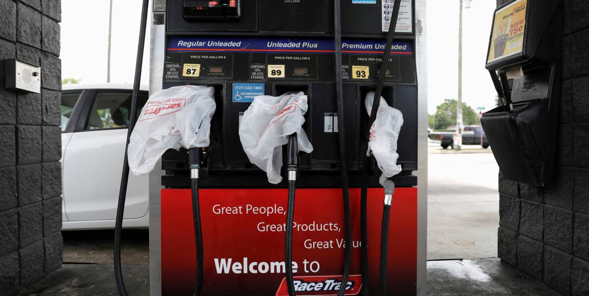 Surtidor sin gasolina en una estación de servicios de San Petersburgo, Florida (EE UU).