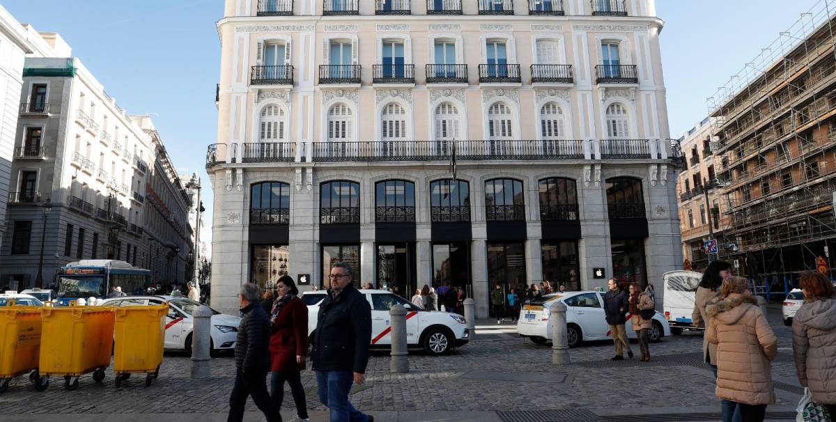 Tienda de Apple en la Puerta del Sol, en Madrid.