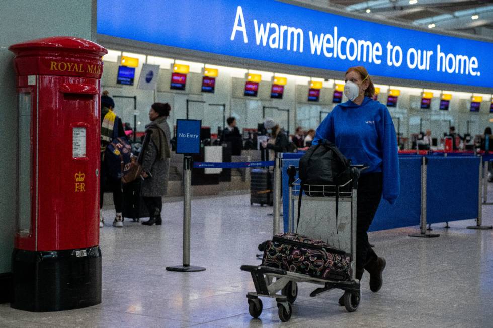 Pasajeros en la terminal 5 del aeropuerto de Heathrow.