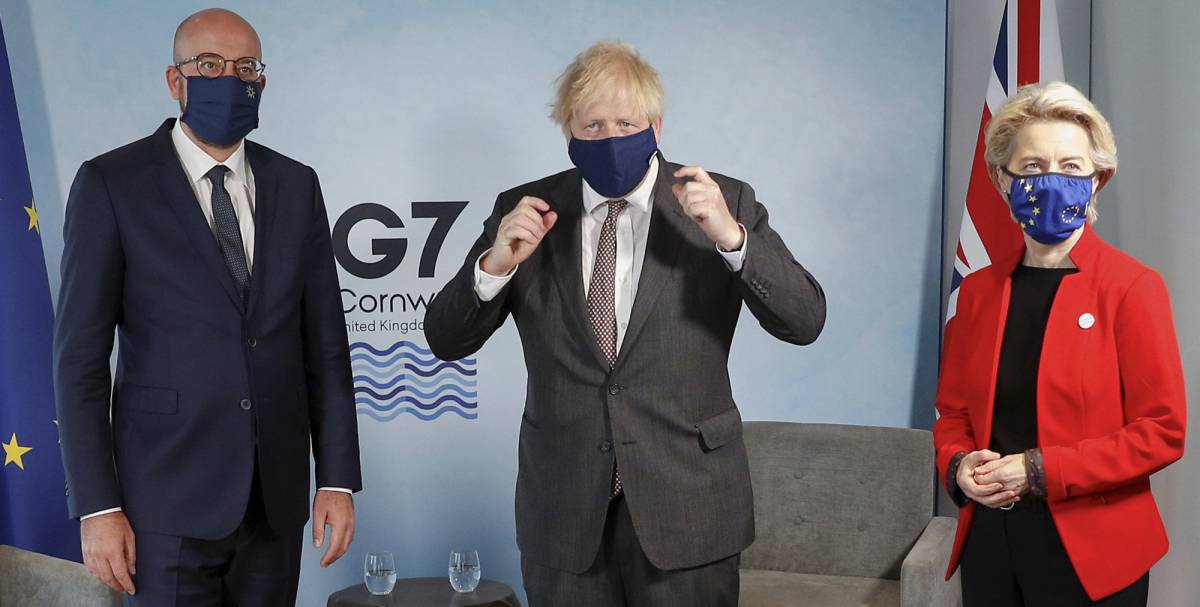 De izquierda a derecha, el presidente del Consejo Europeo, Charles Michel; el primer ministro británico, Boris Johnson; y la presidenta de la Comisión Europea, Ursula von der Leyen.