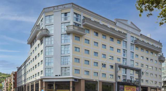 Fachada Hotel Barcelona Apolo.