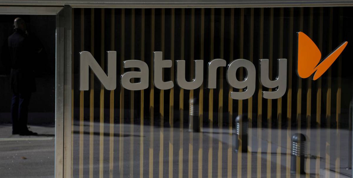 Logotipo de Naturgy en sus cuarteles centrales en Madrid.