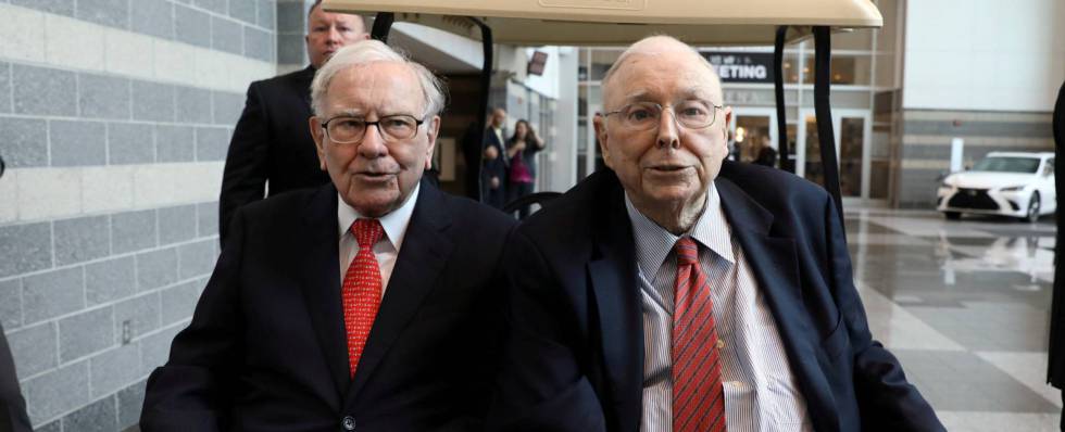 El presidente de Berkshire Hathaway, Warren Buffett, y su vicepresidente, Charlie Munger.
