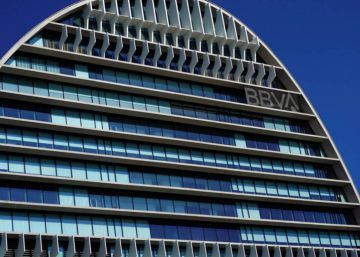BBVA sube un 7,46% tras anunciar recompras de acciones por hasta 3.500 millones BBVA sube un 7,46% tras anunciar recompras de acciones por hasta 3.500 millones