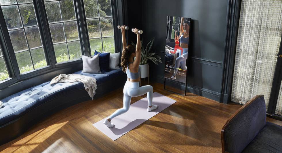 Lululemon pone de moda las mallas en la oficina