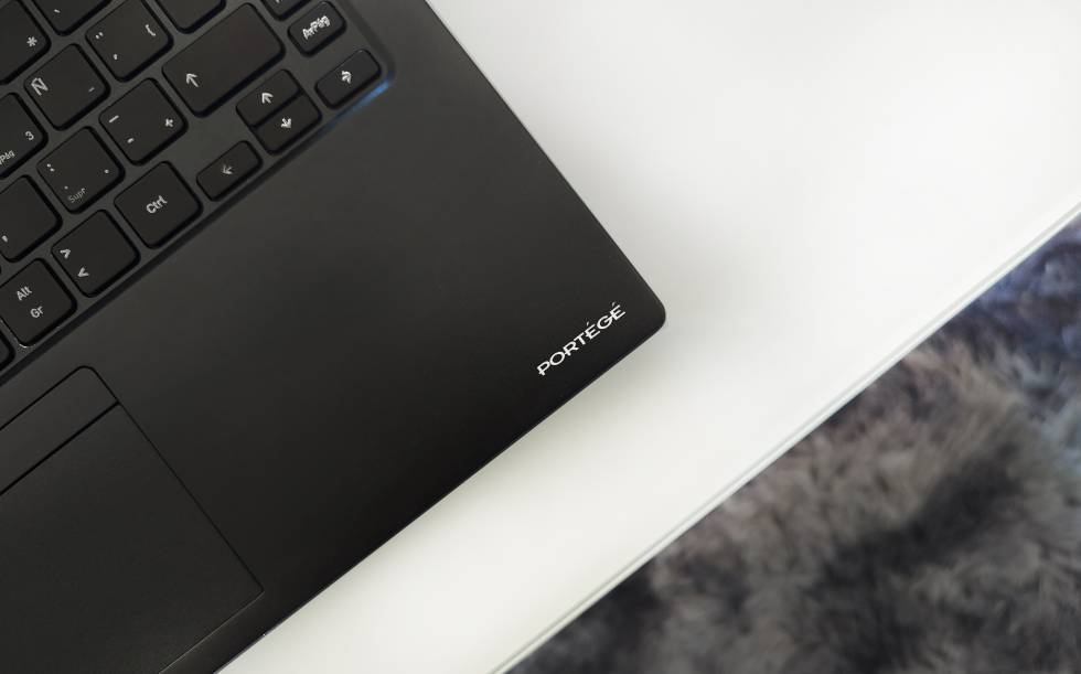 Probamos el portátil Dynabook Portégé X30L: un peso pluma con mucha potencia