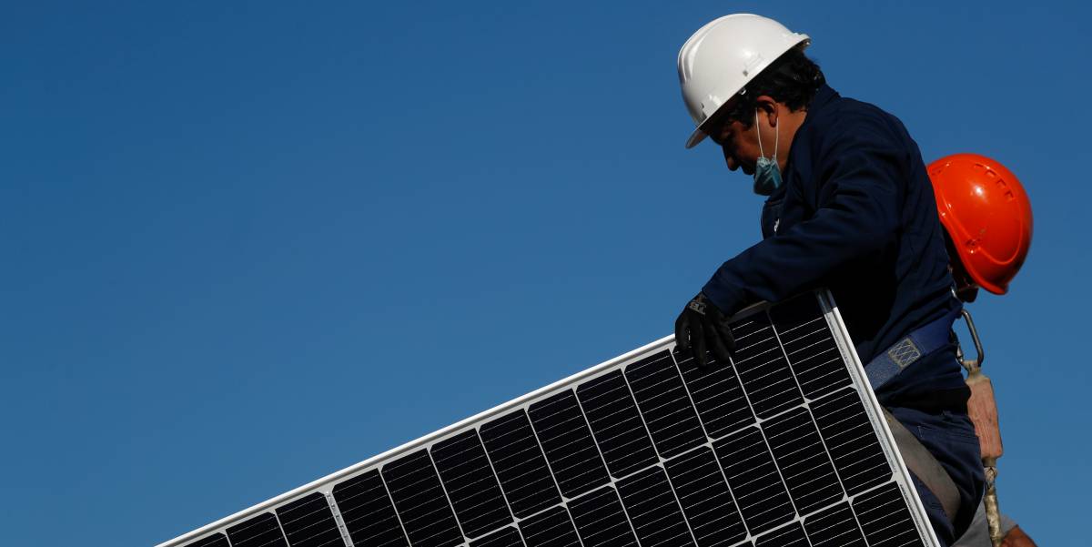 Instalador de placas solares.