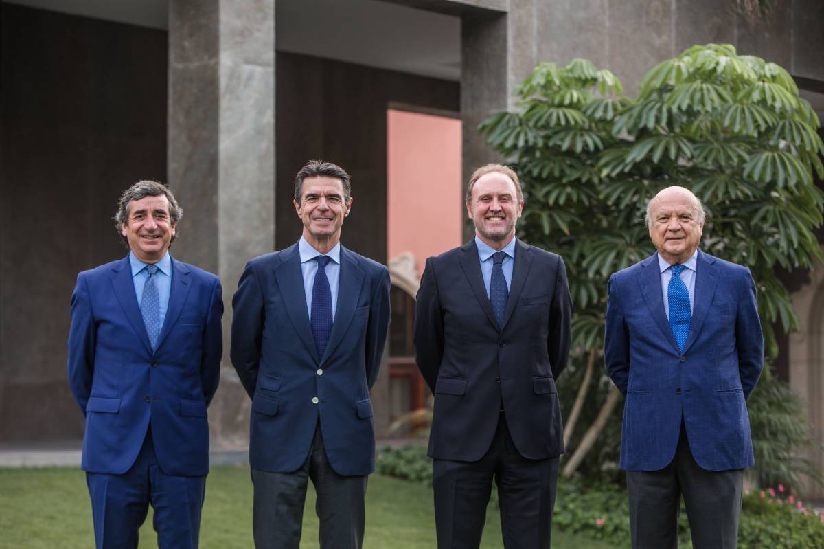 De izquierda a derecha: Álvaro Rodríguez, Socio Director Nacional de Legal de Grant Thornton en España; José Manuel Soria, Socio de Grant Thornton Cuyás & Soria; Ramón Galcerán, presidente de Grant Thornton en España y Salvador Cuyás, Socio Fundador de Cuyás Abogados y Socio de Grant Thornton Cuyás & Soria.rn rn
