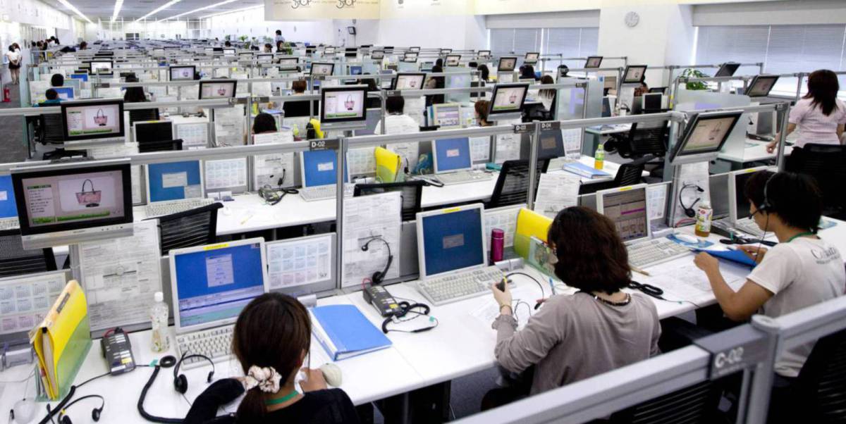 Los ‘call centers’ cargan contra la atención
24 horas al día en la banca y otros servicios