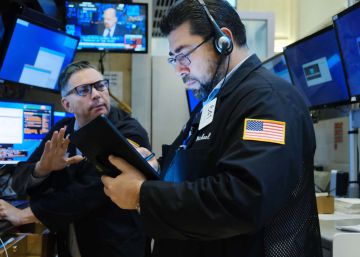 El Ibex pierde los 8.300 puntos por el castigo a Inditex e Indra El Ibex pierde los 8.300 puntos por el castigo a Inditex e Indra