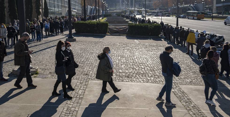La población española se reduce en 72.000 personas en la primera
mitad de 2021