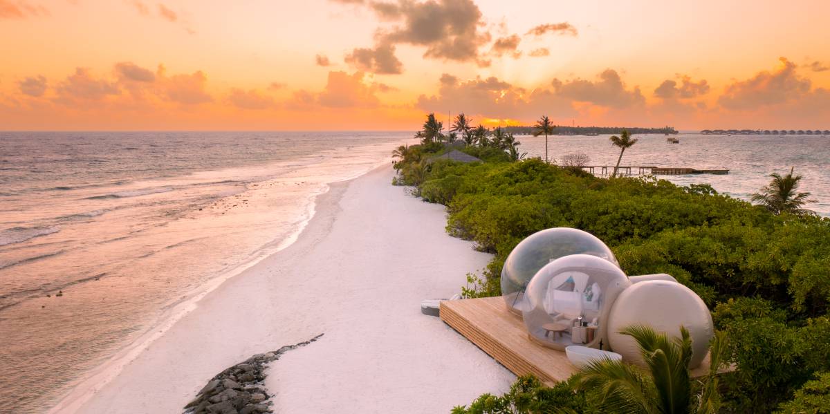 La singular suite burbuja sobre Beach Bubble, en Crab Shack (Maldivas).