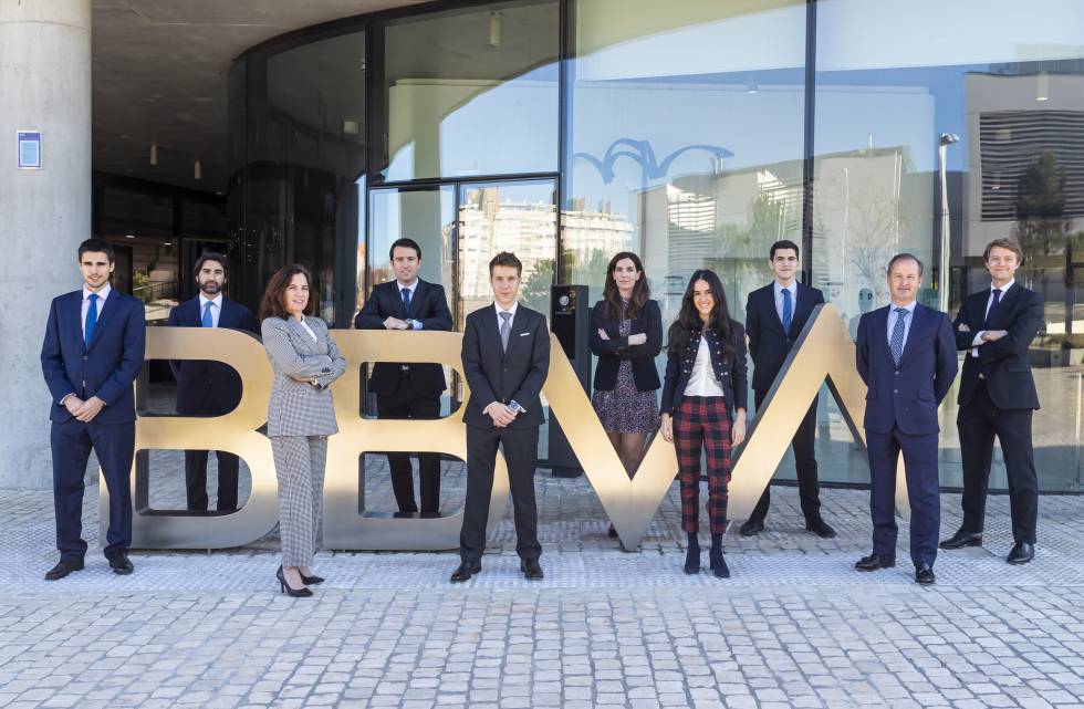 Equipo de bonos de BBVA: Pedro Rodríguez de la Torre, Ángel Tejada, Patricia Cuenllas, Javier Urraca, Hugo Taguas, Sandra de las Cavadas, Leticia Arroyo, Pablo Ruiz Toranzo, Gonzalo Pérez-Ricarte y Gonzalo Cid-Luna.