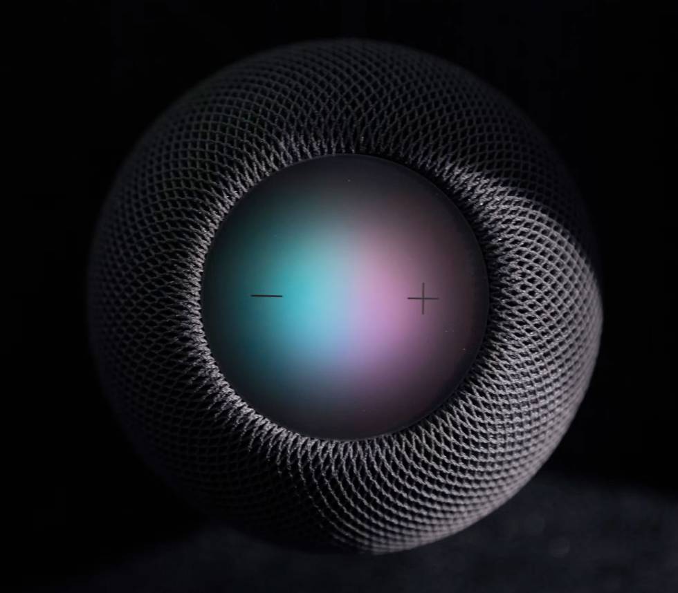 HomePod reproduciendo colores de acceso a Siri.