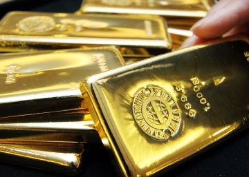 El dinero se refugia en las divisas 'blindadas', los bonos y el oro El dinero se refugia en las divisas 'blindadas', los bonos y el oro