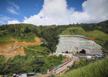 Comsa equipará en Colombia el túnel
más largo de Latinoamérica Comsa equipará en Colombia el túnel
más largo de Latinoamérica
