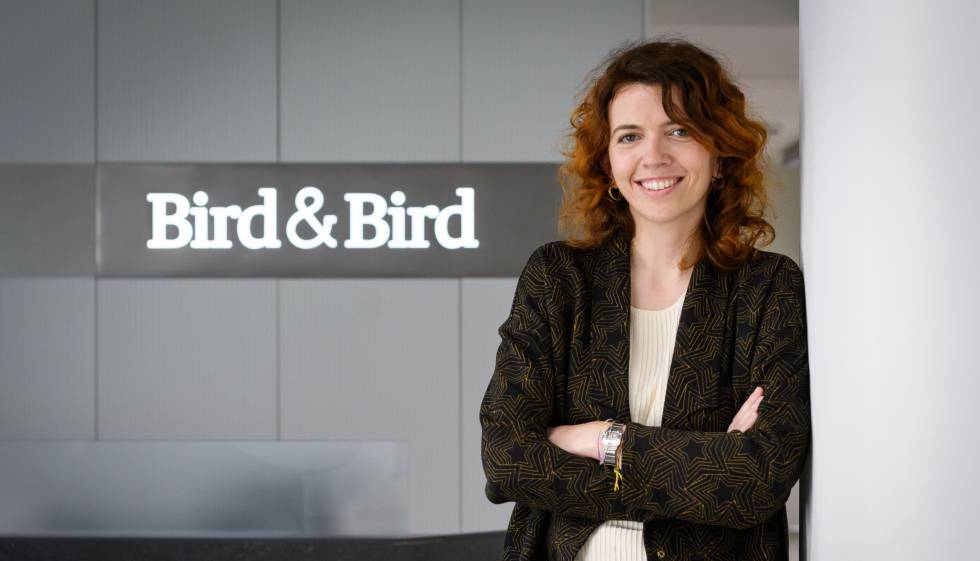 Julia Fernández Pita, directora de Recursos Humanos de Bird & Bird.