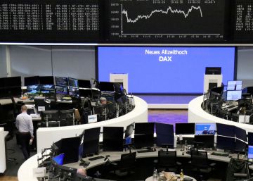 El Ibex pincha: cae un 0,17% pese al empuje de la banca El Ibex pincha: cae un 0,17% pese al empuje de la banca