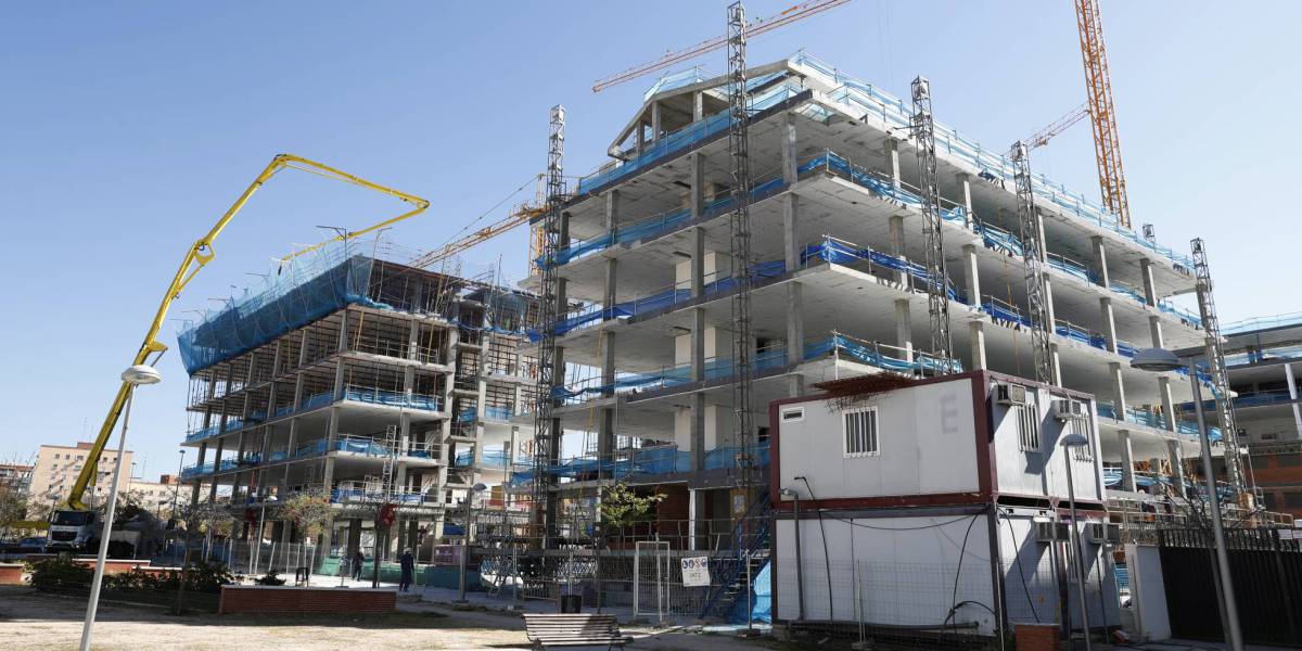 Obras de edificación de viviendas en Madrid.
