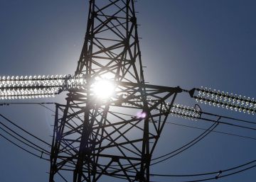 El precio de la luz suma ocho días por debajo de los 200 euros El precio de la luz suma ocho días por debajo de los 200 euros