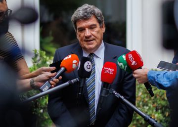 Escrivá logra reponer el tope de las bases máximas de cotización que se eliminó por un error del PSOE Escrivá logra reponer el tope de las bases máximas de cotización que se eliminó por un error del PSOE