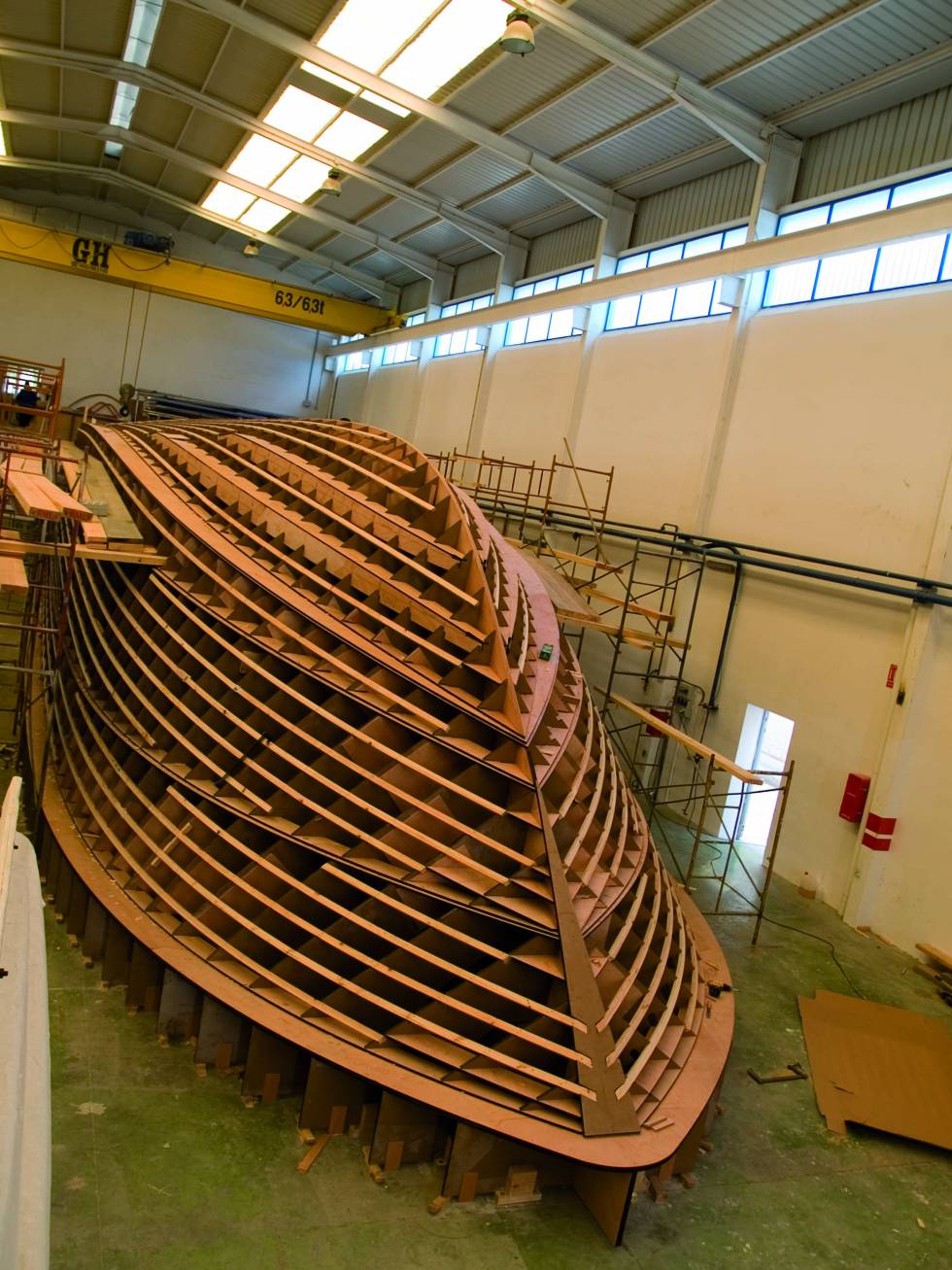 Primeros momentos de la construcción de un yate