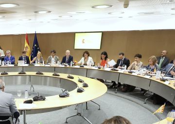 Hacienda eleva un 24% las aportaciones a las CC AA hasta un nuevo récord de 134.336 millones Hacienda eleva un 24% las aportaciones a las CC AA hasta un nuevo récord de 134.336 millones