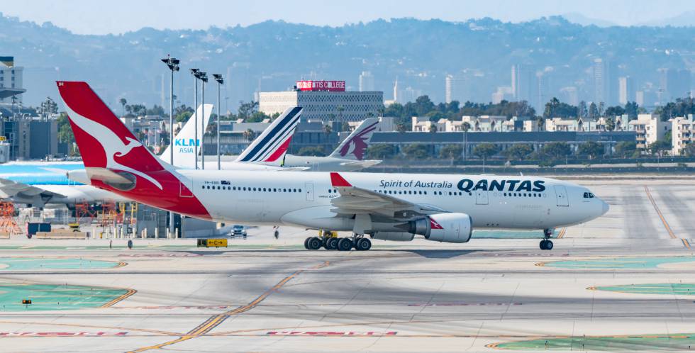 Qantas pide a sus gerentes que trabajen como operadores de equipaje en los próximos tres meses