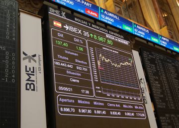 Compás de espera en la Bolsa con el Ibex plano Compás de espera en la Bolsa con el Ibex plano