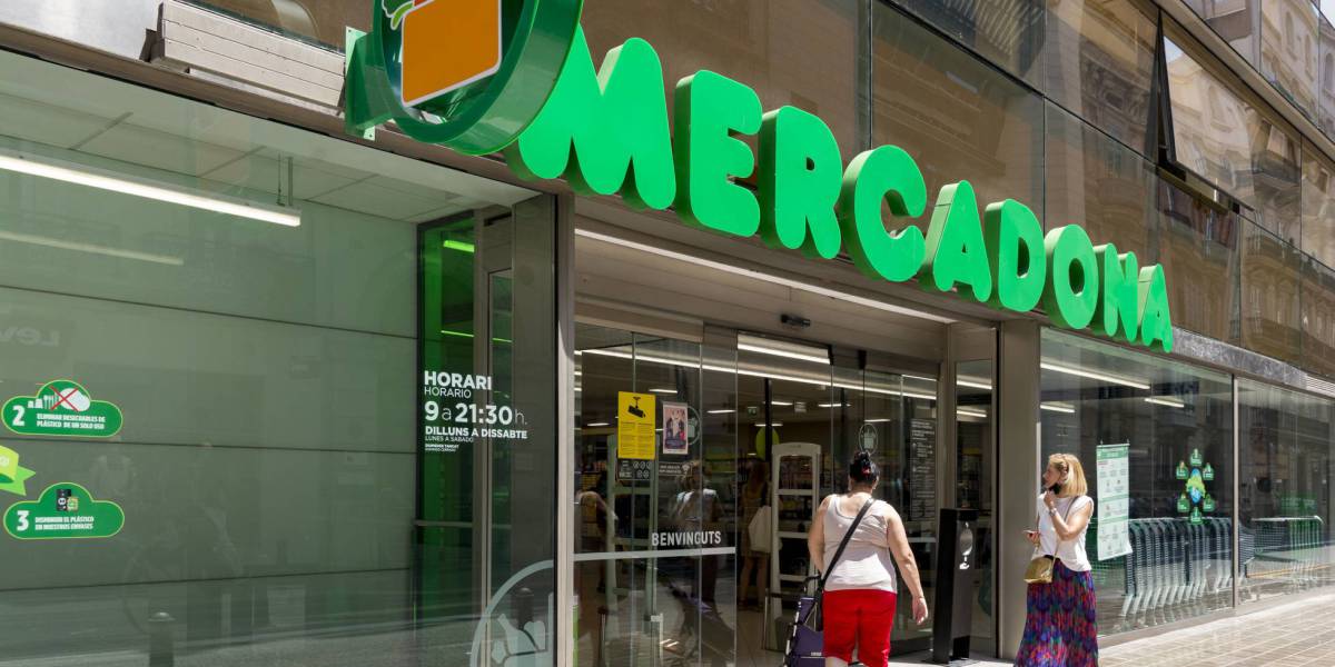 Clientes en uno de los establecimientos de Mercadona.