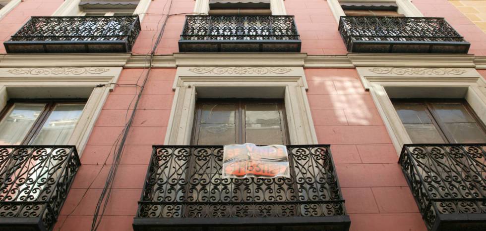 La compraventa de vivienda caerá un 15% en 2023, pero el precio tan solo un 1%