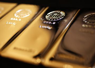 El oro cede el trono de activo refugio
y retrocede a mínimos de dos años El oro cede el trono de activo refugio
y retrocede a mínimos de dos años