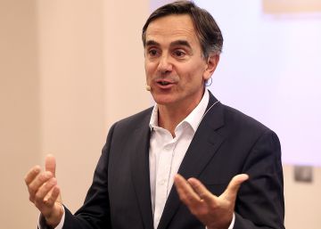 Juan Yermo (Farmaindustria): "Si no llega a ser por las vacunas todavía estaríamos todos refugiados en casa”