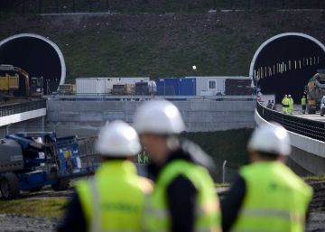 La inversión en infraestructuras sigue enfocada en el tren y se lleva un alza del 7,2%, hasta los 11.793 millones La inversión en infraestructuras sigue enfocada en el tren y se lleva un alza del 7,2%, hasta los 11.793 millones
