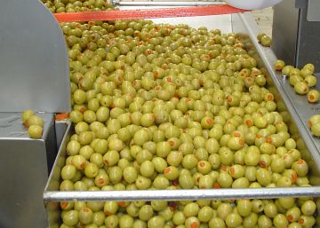 El Gobierno rebaja de 20 a 10 las peonadas necesarias para cobrar el subsidio y la renta agraria El Gobierno rebaja de 20 a 10 las peonadas necesarias para cobrar el subsidio y la renta agraria