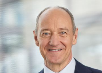 Siemens cae un 40% en beneficios este año y espera crecer un 9% en ingresos en 2023 Siemens cae un 40% en beneficios este año y espera crecer un 9% en ingresos en 2023