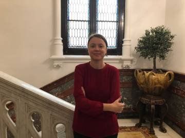 Estudiar embarazada o con la familia en Ucrania: dos nuevas notarias cuentan su historia de superación