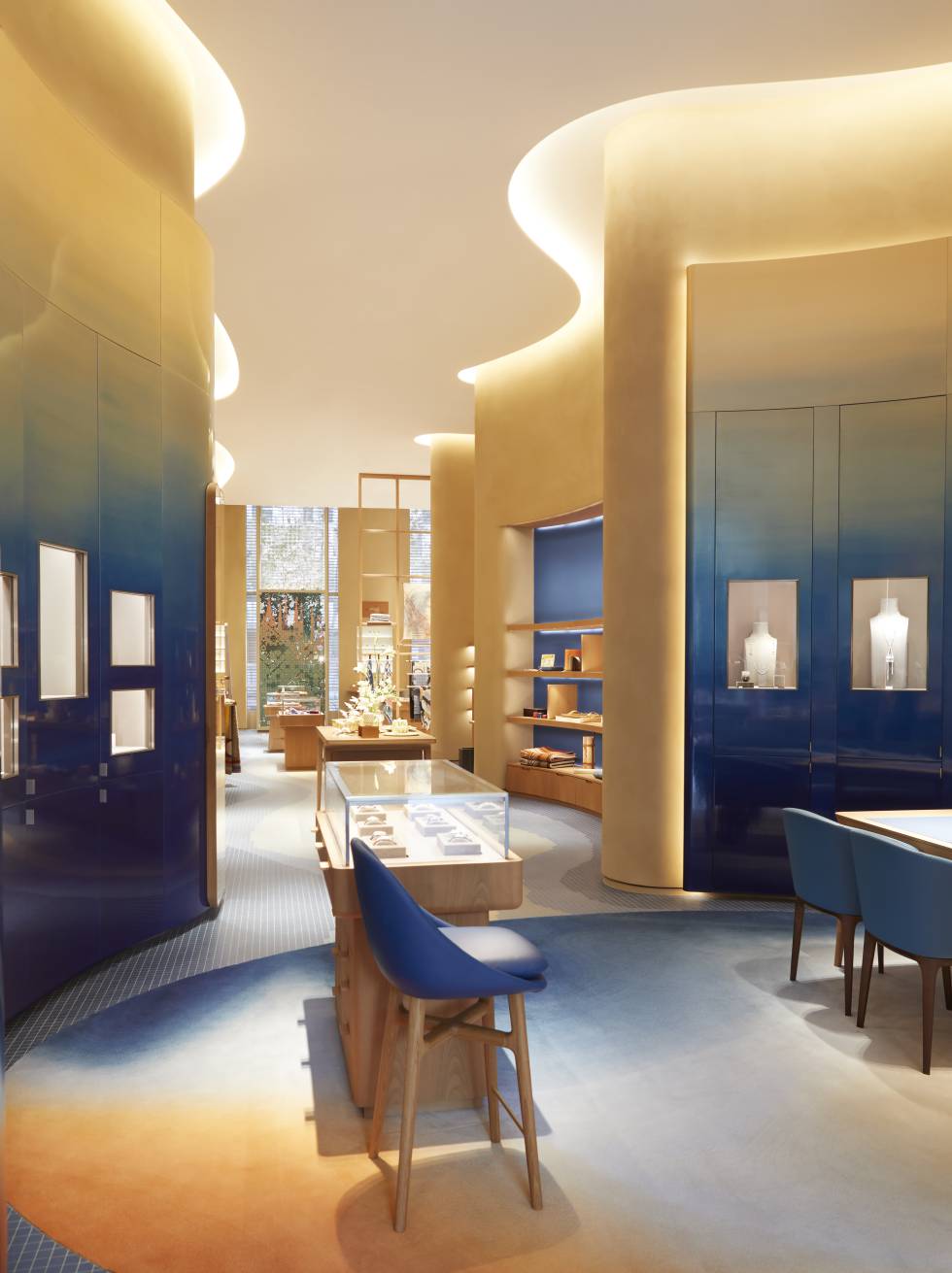 Hermès abre su tienda más mediterránea en Barcelona