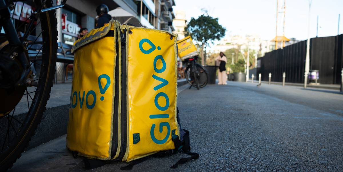 Bolsa de reparto a domicilio de Glovo.