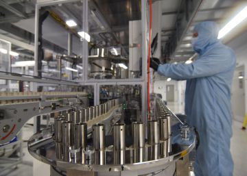 La actividad industrial en España frena su deterioro por tercer mes consecutivo La actividad industrial en España frena su deterioro por tercer mes consecutivo