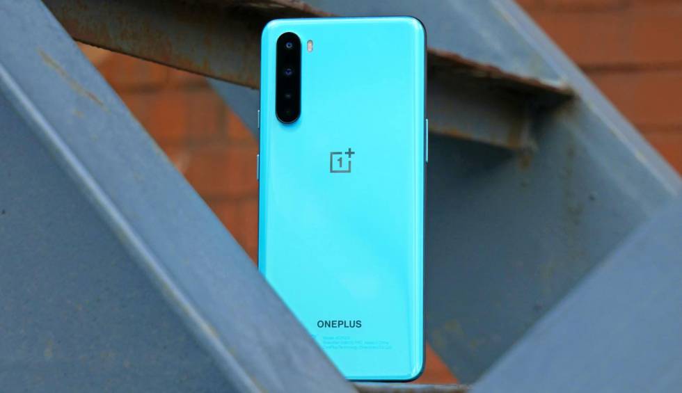 Trasera de un teléfono de OnePlus