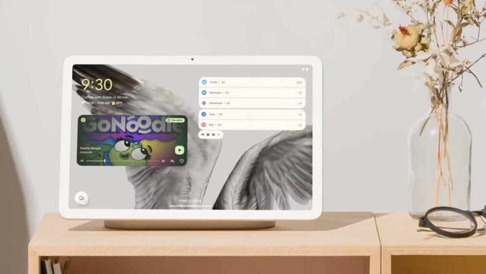 Tablet Pixel Tablet en una base con altavoz