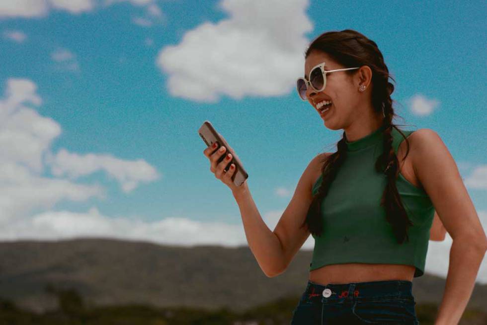 Chica con un smartphone