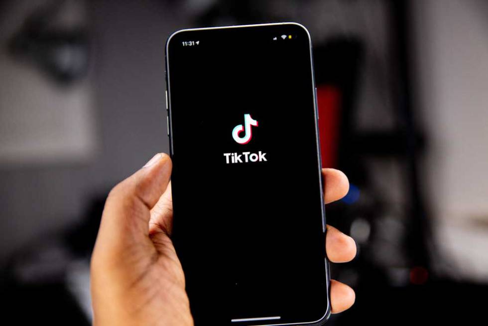 Aplicación TikTok en un móvil