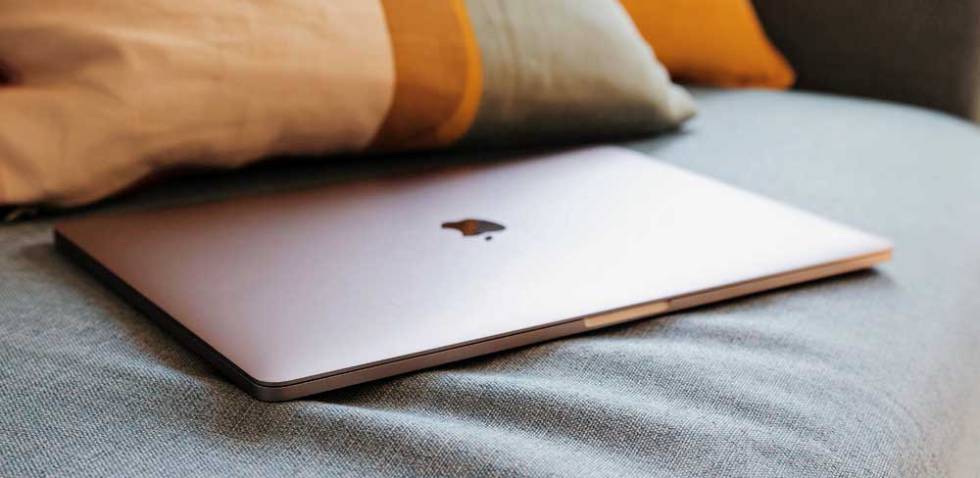 Portátil MacBook con la tapa cerrada