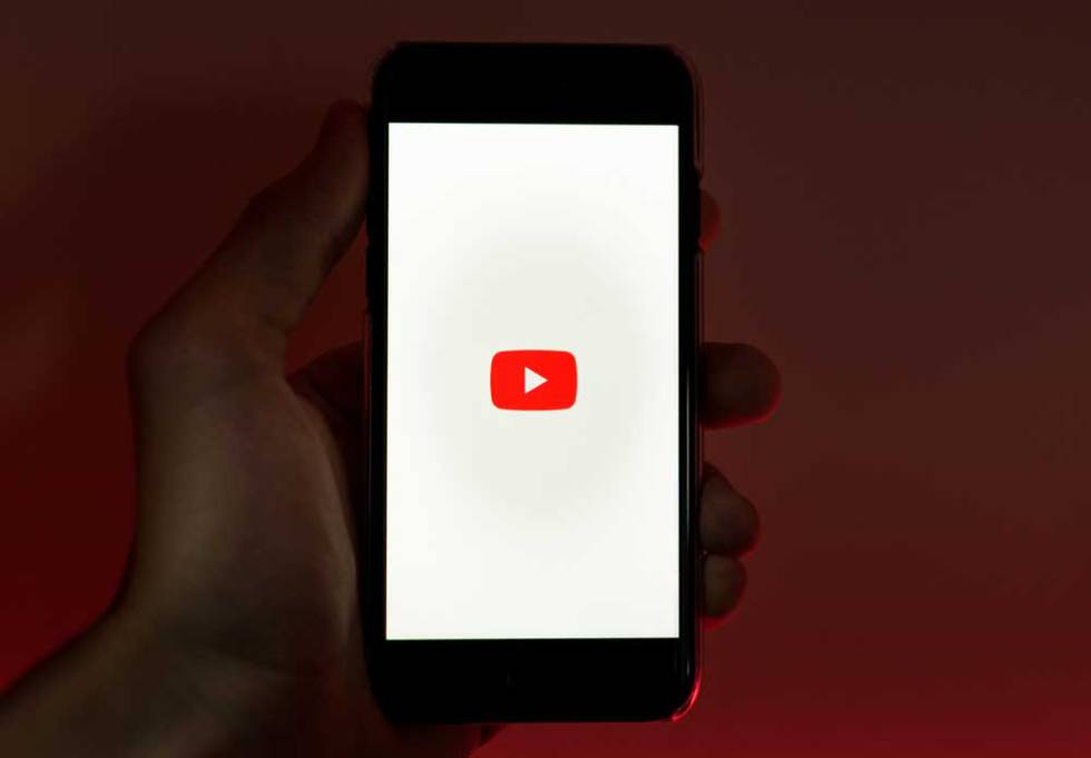 Logotipo rojo de YouTube de color rojo