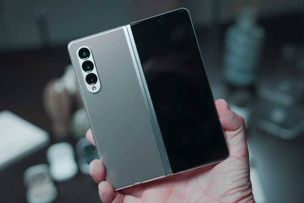 Trasera de un teléfonos Samsung Galaxy Z plegable