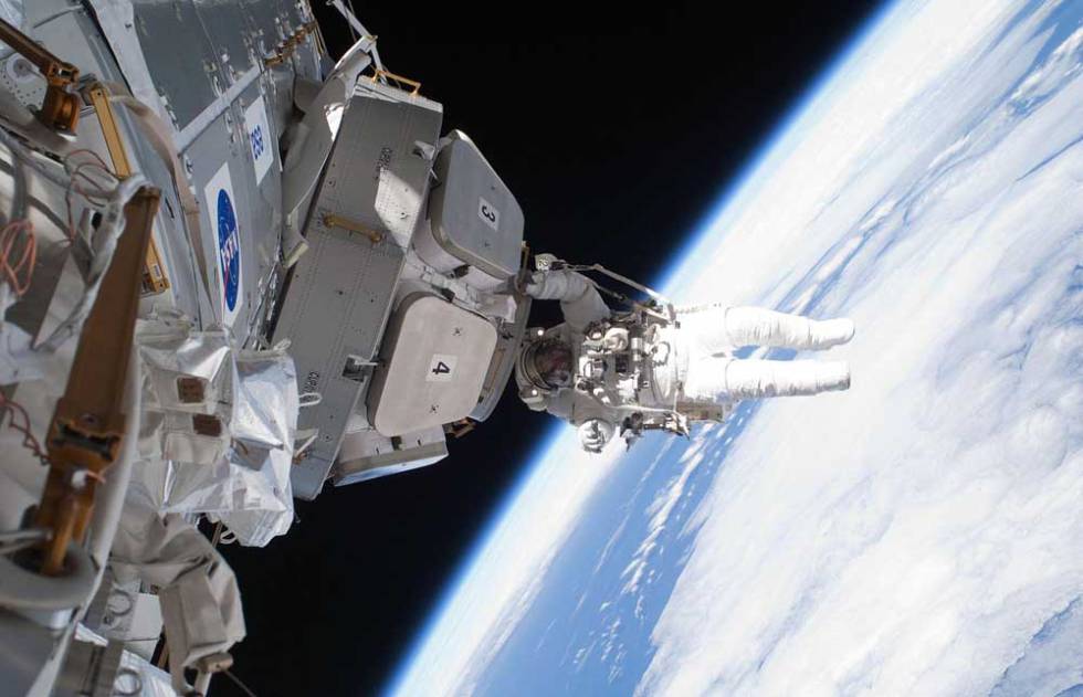 Paseo espcial de astronautas de la ISS